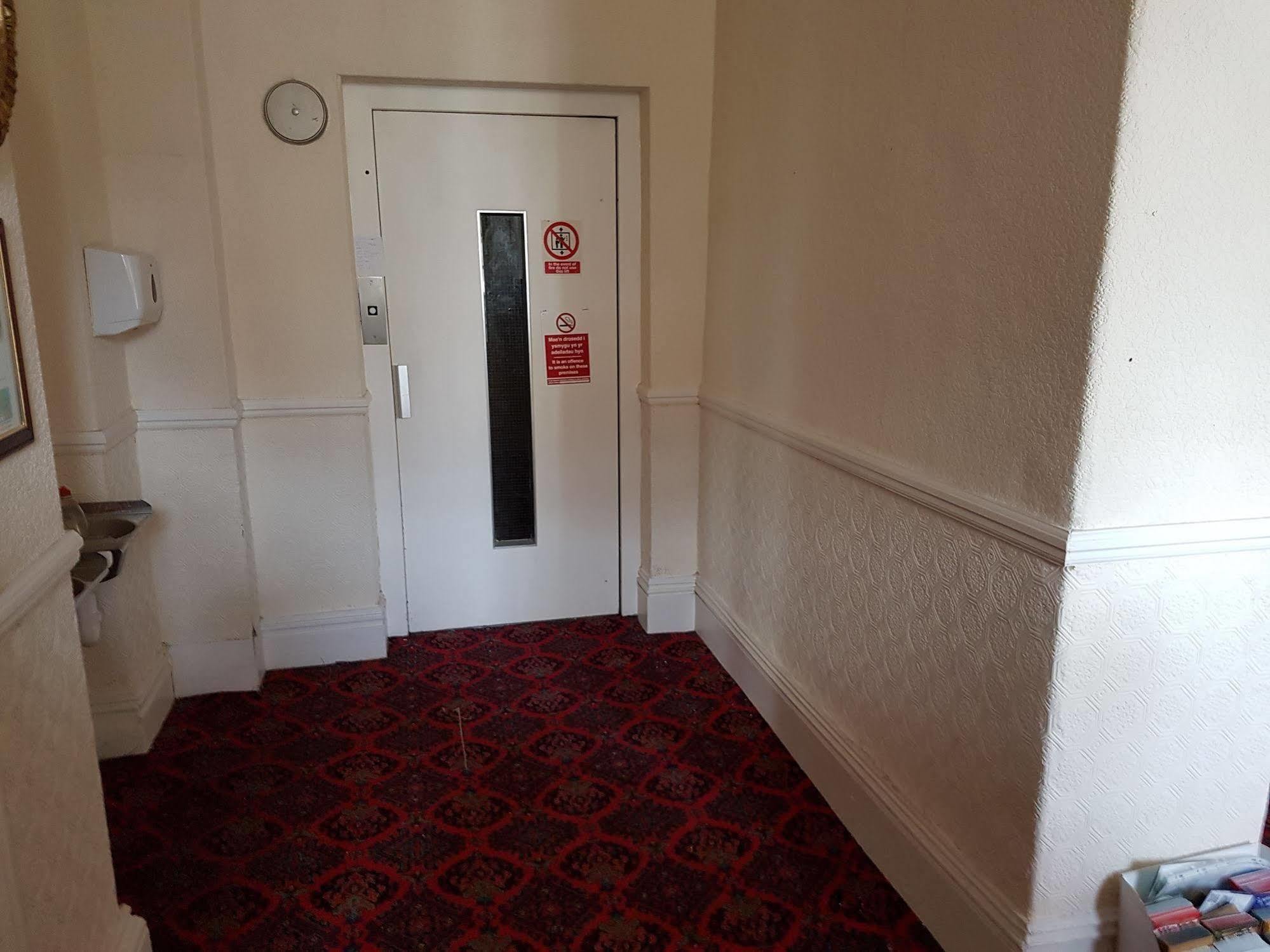 Grand Ash Hotel Llandudno Buitenkant foto