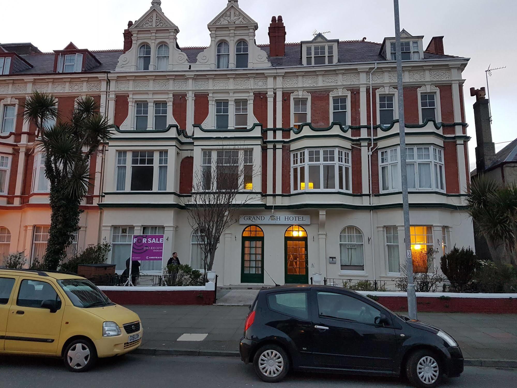 Grand Ash Hotel Llandudno Buitenkant foto